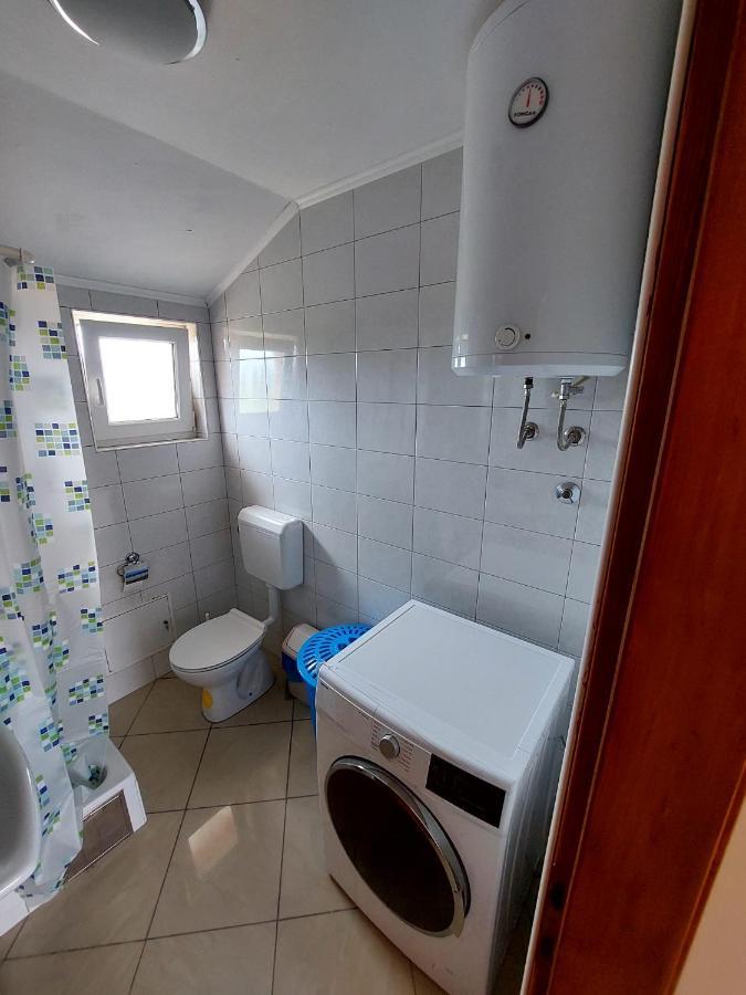 Apartman Zeljo Galižana Exterior foto