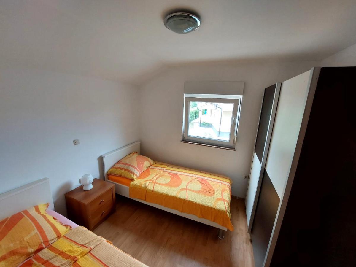 Apartman Zeljo Galižana Exterior foto